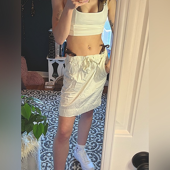 white y2k adjustable tie skirt ✨ - Picture 1 of 4